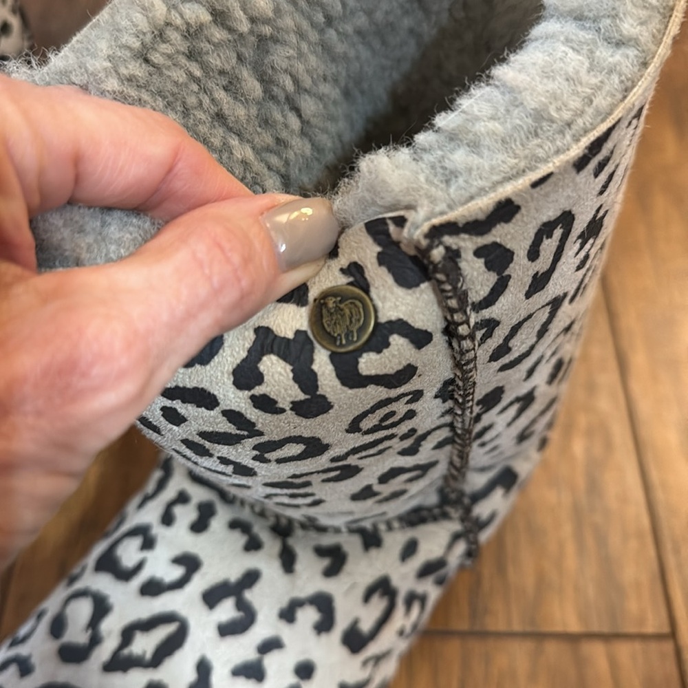 Celtic and Co womens sheepskin boots Leopard Print - Picture 6 of 7